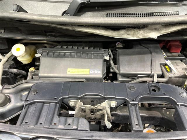 親切・丁寧な専門メカニックスタッフが応対!・車検・点検整備・事故等の修理などアフターサービスも安心。お車のカスタマイズもネクステージのサービススタッフまでご相談ください!