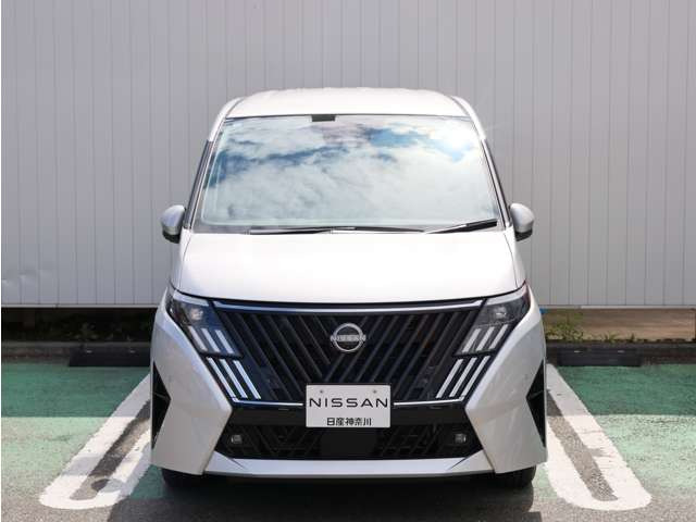 セレナ1.4 e-4ORCE ハイウェイスターV NissanConnectインフォテインメントシステム 4WD
