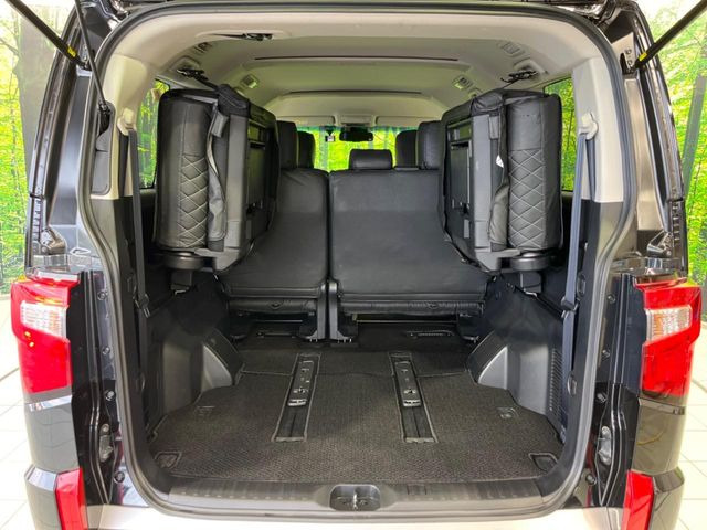 【パワーバックドア】スマートキーや運転席のボタンを押すだけでリアゲートが自動で開閉します!荷物を持っている時や、高い位置にあるバックドアを閉める際に便利な機能です♪
