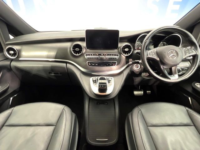 VクラスV220d アバンギャルド ロング AMGライン