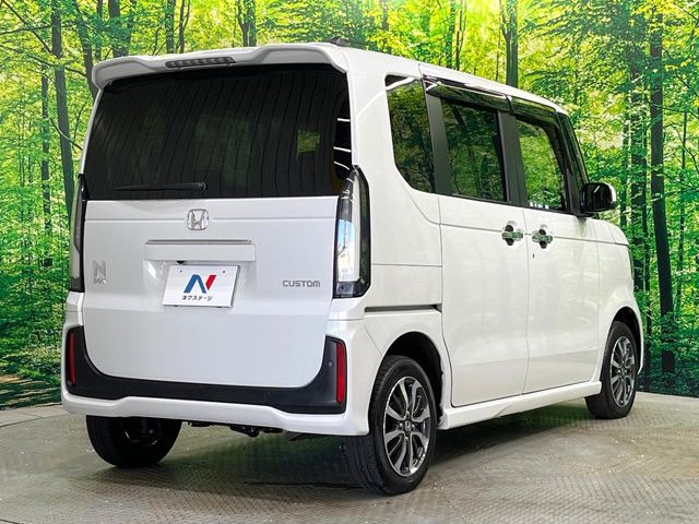 親切・丁寧な専門メカニックスタッフが応対!・車検・点検整備・事故等の修理などアフターサービスも安心。お車のカスタマイズもネクステージのサービススタッフまでご相談ください!
