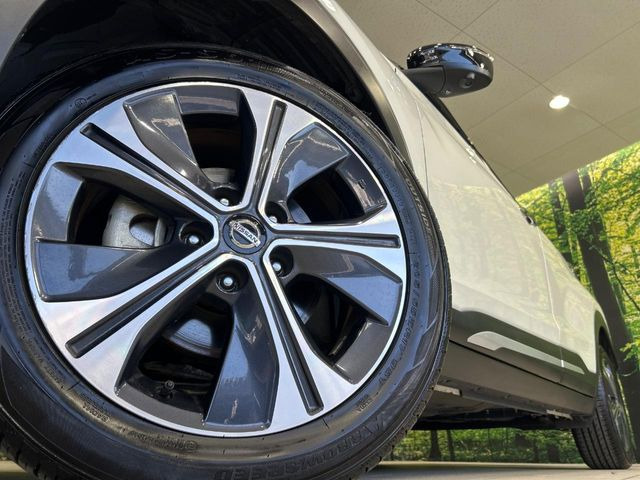 �y����17�C���`�A���~�z�C�[���z�O�ςɃ}�b�`���������A���~�z�C�[���𑕒����Ă���܂��B�e��ЊO�A���~�z�C�[����A�X�^�b�h���X�^�C�����戵�����Ă���܂��B���񂲑��k����������