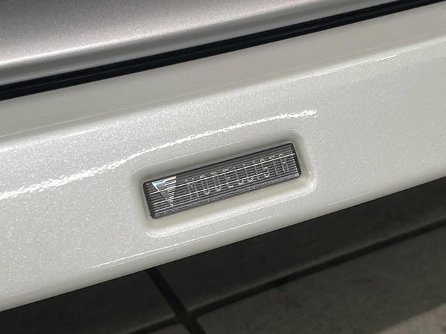 カローラツーリング1.8 ハイブリッド W×B