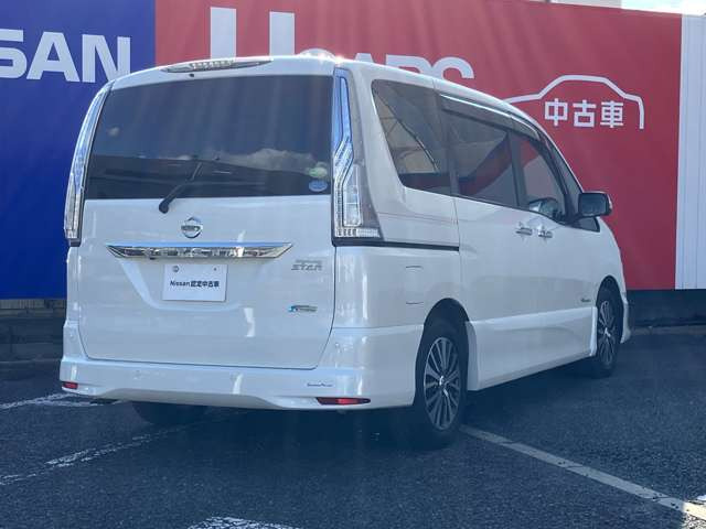 セレナ2.0 ハイウェイスター S-HYBRID アドバンスドセーフティパッケージ