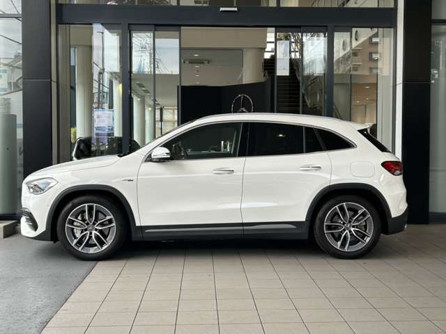 GLAクラスAMG GLA35 4マチック 4WD