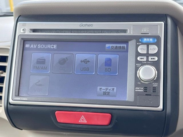 CDでお好きな音楽を車内でお楽しみいただけます♪スピーカー交換・ウーハー追加などの音質向上や、最新ナビ・後席モニター等の取り付けも是非ご相談ください!