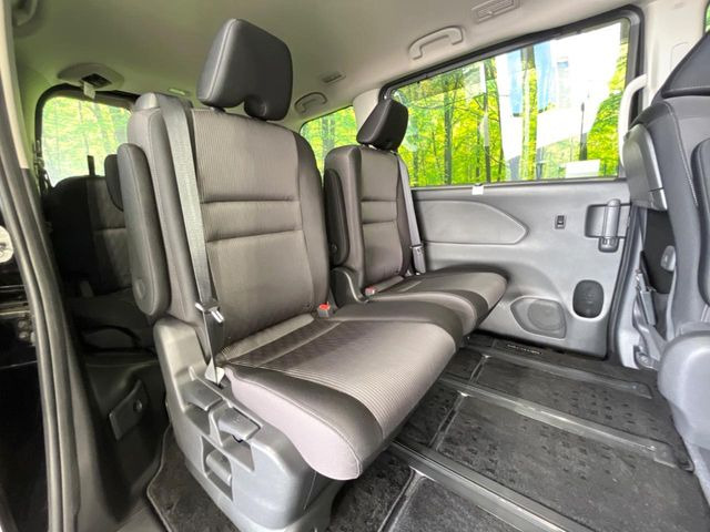 �Z�J���h�V�[�g�͒������������ƂȂ��Ă���A�X���C�h����ΒʘH�X�y�[�X���o��!�O��̈ړ����Ƃ��Ă��ȒP�ł���������A8����Ԏ������K�ȍ���S�n�̃V�[�g�ƂȂ��Ă��܂���