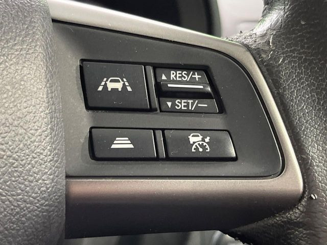 【全車速追従機能付クルーズコントロール】高速道路での長距離走行が楽に!!自動で速度を保つクルーズコントロールが、衝突軽減システムと連携し、前方の車両を感知して車間を保つように速度調節してくれます!!