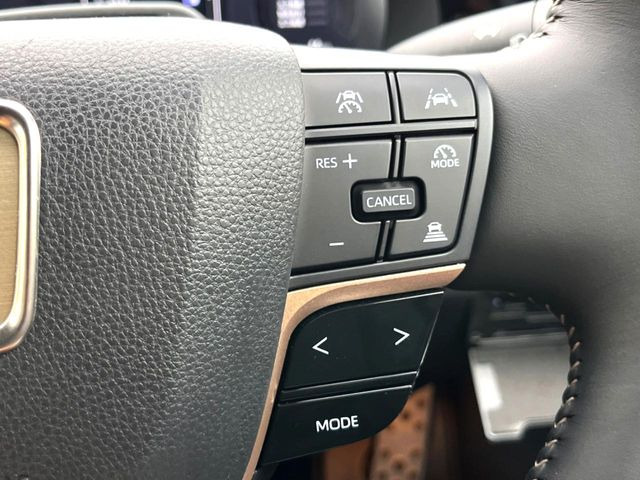 【レーダークルーズコントロール】高速道路での長距離走行が楽に!!自動で速度を保つクルーズコントロールが、衝突軽減システムと連携し、前方の車両を感知して車間を保つように速度調節してくれます!!