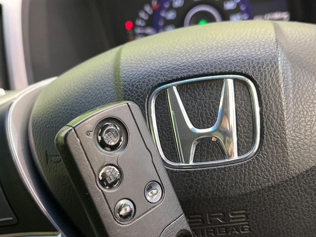 �yHonda�X�}�[�g�L�[�z�J�o����|�P�b�g�ɓ��ꂽ�܂܂ł��h�A�̎{���E�������\�ȃX�}�[�g�L�[�𑕔��B�G���W���̃I���E�I�t�����J�M�����o���K�v����������Ƃ��Ă��֗��ł���