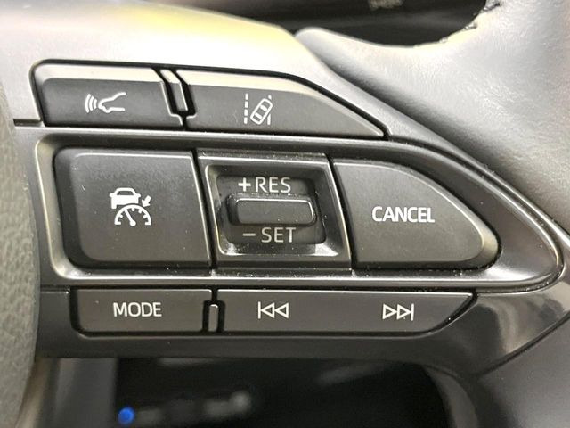 【レーダークルーズコントロール】高速道路での長距離走行が楽に!!自動で速度を保つクルーズコントロールが、衝突軽減システムと連携し、前方の車両を感知して車間を保つように速度調節してくれます!!