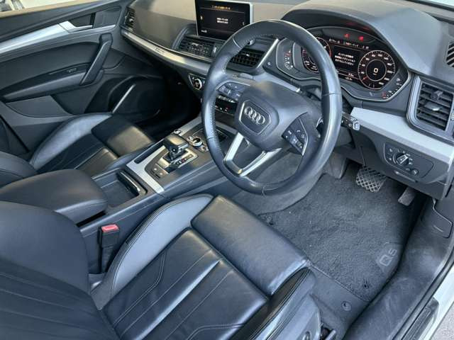 Q5TDI 1stエディション ブラックスタイリング ディーゼル 4WD