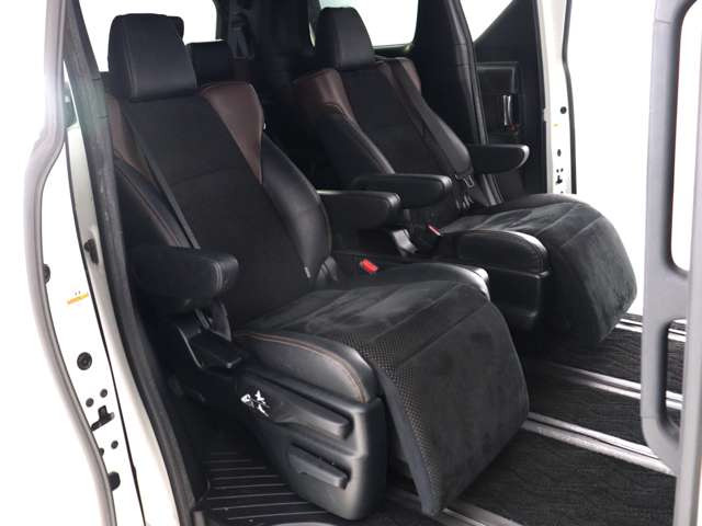 �y�I�b�g�}���t���Z�J���h�V�[�g�z�ő�800mm�̃����O�X���C�h�V�[�g�ƃI�b�g�}���@�\�ɂ�葫���y�X�L�΂������\�ł�!�܂��A�Ђ��|��������܂��̂ŁA���K�ȃh���C�u�����y���݂��������܂�!