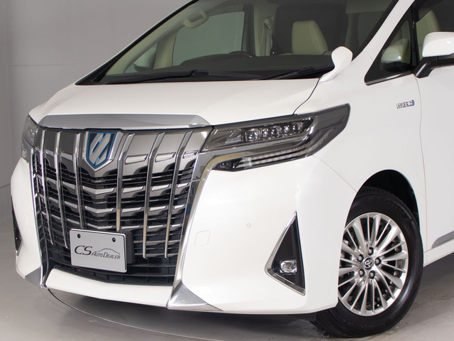 ★展示前点検実施★特殊な機材も用いて、前車点検を実施しております!