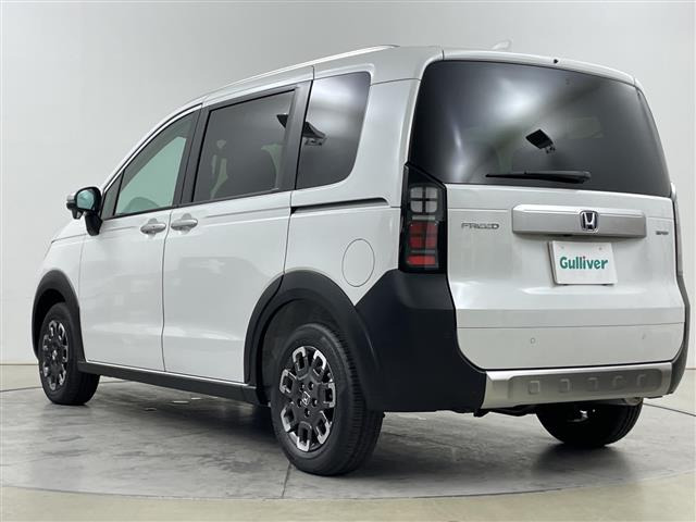 フリード1.5 e:HEV クロスター 4WD