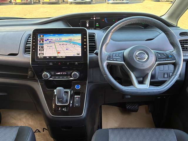 セレナ1.2 e-POWER ハイウェイスターV