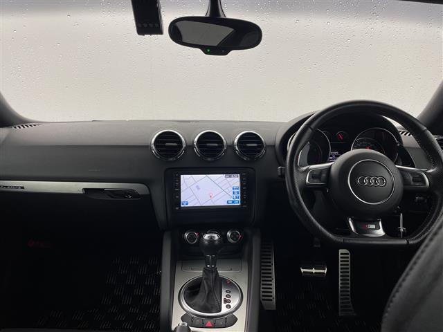 TTクーペ2.0 TFSI クワトロ 4WD