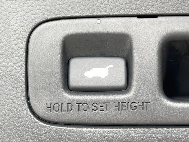 【パワーバックドア】スマートキーや運転席のボタンを押すだけでリアゲートが自動で開閉します!荷物を持っている時や、高い位置にあるバックドアを閉める際に便利な機能です♪