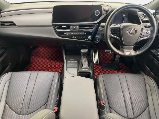 ES300h Fスポーツ