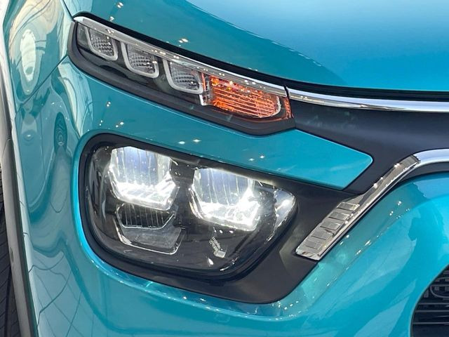 ●LEDヘッドライト:夜間走行時も良好な視界を確保し安心して運転できる高輝度LEDヘッドライトを装備!点灯速度が早く、消費電力も抑えられています。