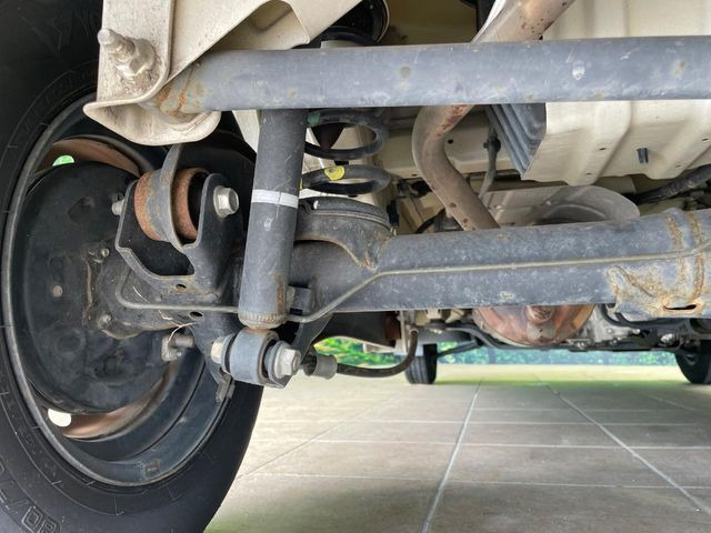 お車を安心してお乗りいただく為には、足回りの定期点検が欠かせません。サービスサポート(有償保証)では無料点検もご提供しており、安心のカーライフをお過ごしいただけるサポート体制が整っています。