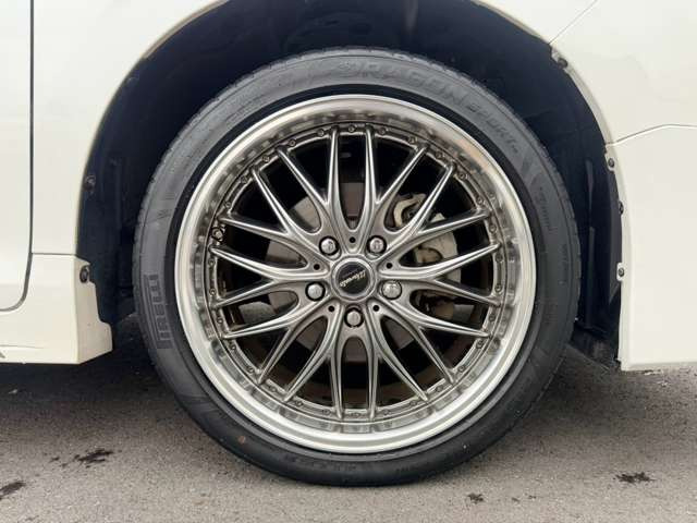 気になるお車がありましたら右の電話番号から直接お店にお問い合わせください。支払方法から車両情報、状態までなんでもご説明させて頂きます。スタッフ一同ご連絡お待ちしております。