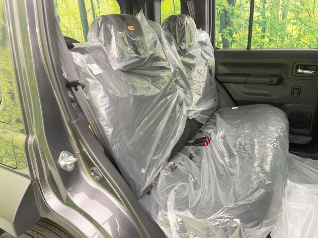 高品質なオリジナルフロアマットもオプションにてご用意しております。お好きなデザインやカラーをお車に合わせて選んでいただくことができます♪