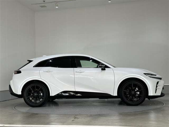 クラウンスポーツ2.5 Z E-Four 4WD