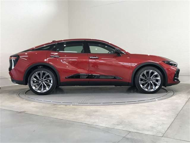 クラウンクロスオーバー2.5 G アドバンスト レザー パッケージ E-Four 4WD