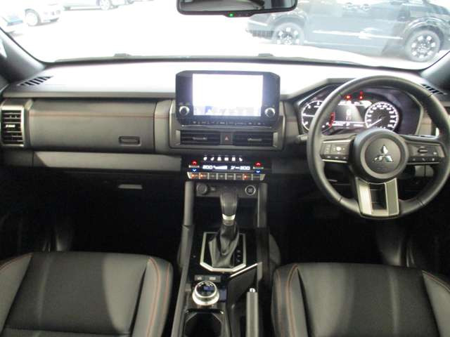 トライトン2.4 GSR ディーゼル 4WD