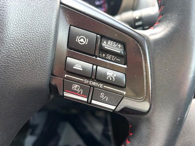 【全車速追従機能付クルーズコントロール】高速道路での長距離走行が楽に!!自動で速度を保つクルーズコントロールが、衝突軽減システムと連携し、前方の車両を感知して車間を保つように速度調節してくれます!!