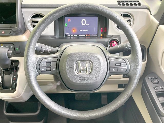 【ステアリングスイッチ】運転中、前方から目線をそらすことなく、オーディオ等の操作が可能な便利機能!安心&快適なドライブを演出してくれます♪