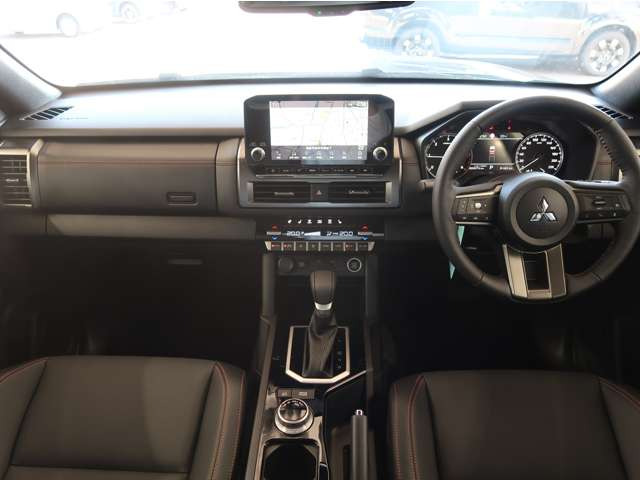 トライトン2.4 GSR ディーゼル 4WD