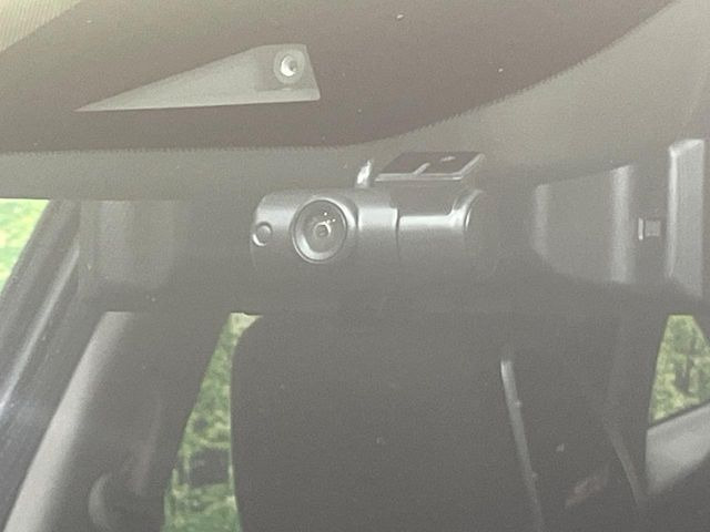 【ドライブレコーダー】ドライブレコーダー装備!走行中はもちろん、あおり運転や事故に遭遇した際、映像で記録し、万一のリスクに備えます。※記録用SDカードはお客様ご自身でご準備いただく必要があります。