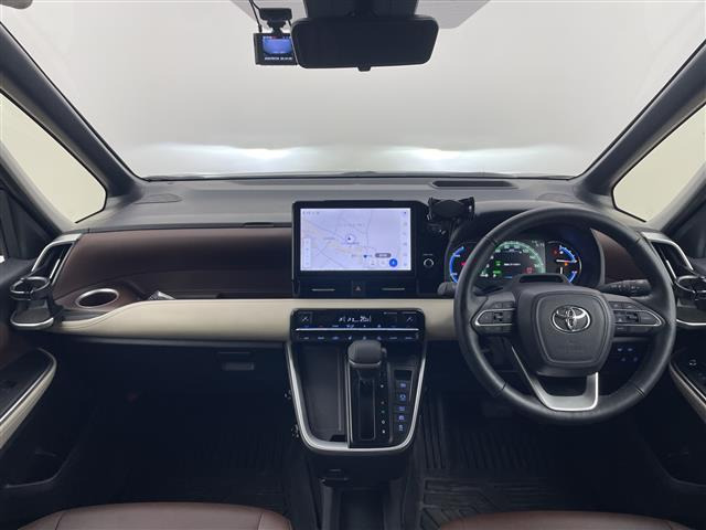 ノア1.8 ハイブリッド Z E-Four 4WD