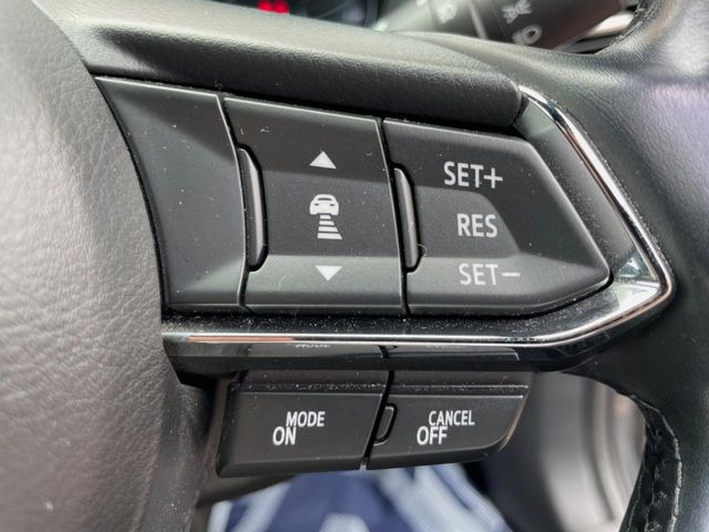 【スマートシティブレーキサポート】低速走行中に前方の車両等を認識し、衝突しそうな時は警報とブレーキで衝突回避と被害軽減をアシスト。より安全にドライブをお楽しみいただけます。