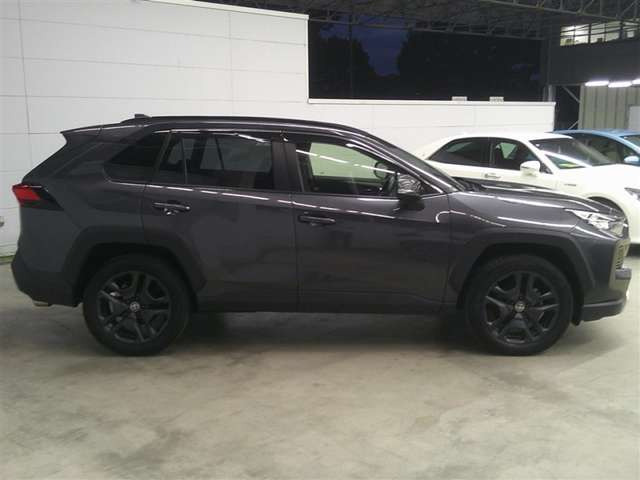 RAV42.0 アドベンチャー 4WD