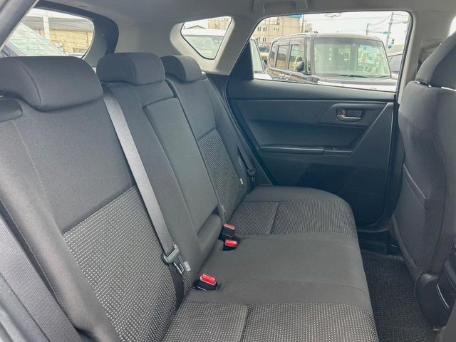 �R���p�N�g�J�[�ł����A�Z�J���h�V�[�g�͏\���ȍL����������K�ɂ���肢�������܂���V�[�g��|���đ傫�ȉו���ς񂾂�ƁA�p�r�̕����L��1��ł��B
