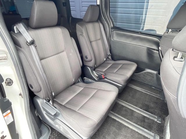 トヨタ ヴォクシー 2.0 ZS 208.8万円 平成30年(2018年) 長崎県 中古車