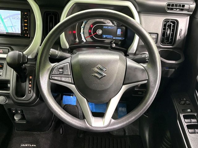 【ステアリングスイッチ】運転中、前方から目線をそらすことなく、オーディオ等の操作が可能な便利機能!安心&快適なドライブを演出してくれます♪