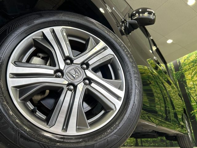 �y����16�C���`�A���~�z�C�[���z�O�ςɃ}�b�`���������A���~�z�C�[���𑕒����Ă���܂��B�e��ЊO�A���~�z�C�[����A�X�^�b�h���X�^�C�����戵�����Ă���܂��B���񂲑��k����������