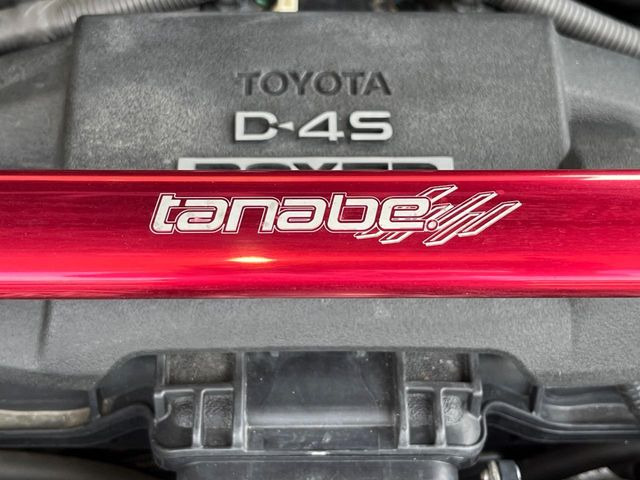 【tanabeタワーバー】お車の剛性を高めるタワーバーを装備。よりスムーズなコーナリング走行が可能となり、走りも楽しめます。