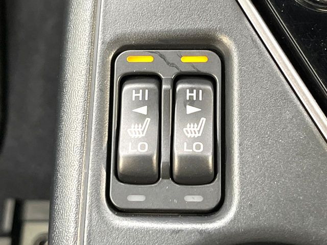 【シートヒーター】寒い日に重宝するシートヒーター!エアコンより早く温まってくれるので寒がりの人も安心ですね♪エアコンの温風は乾燥するから苦手、という方にもをおすすめです。