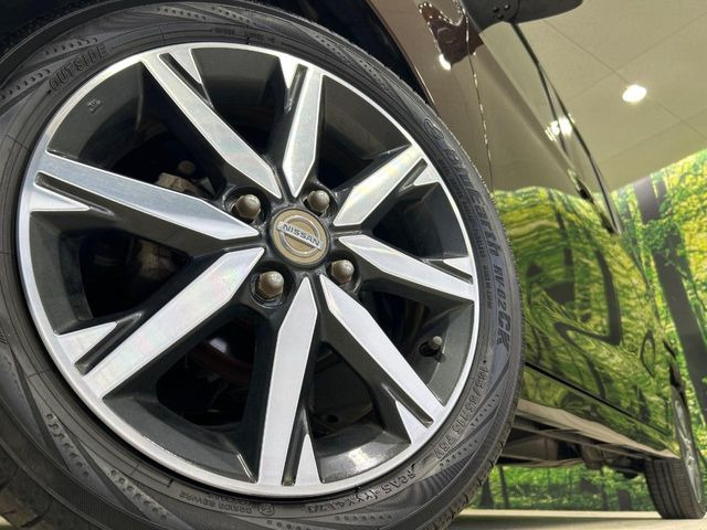 �y����15�C���`�A���~�z�C�[���z�O�ςɃ}�b�`���������A���~�z�C�[���𑕒����Ă���܂��B�e��ЊO�A���~�z�C�[����A�X�^�b�h���X�^�C�����戵�����Ă���܂��B���񂲑��k����������