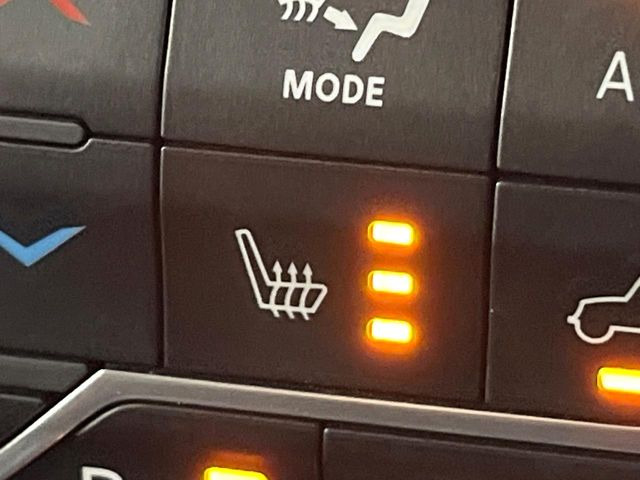 ●フロントシートヒーティング:運転席・助手席共に三段階で調節が可能なシートヒーターを装備しております。季節を問わず快適にご使用いただけます。