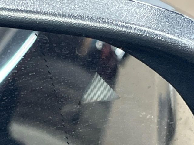 ●ブラインドアシストセンサー:視角からの車を感知し、ドライバーが車線変更を行う際に、警告音と共に注意を促してくれる安全支援機能です!