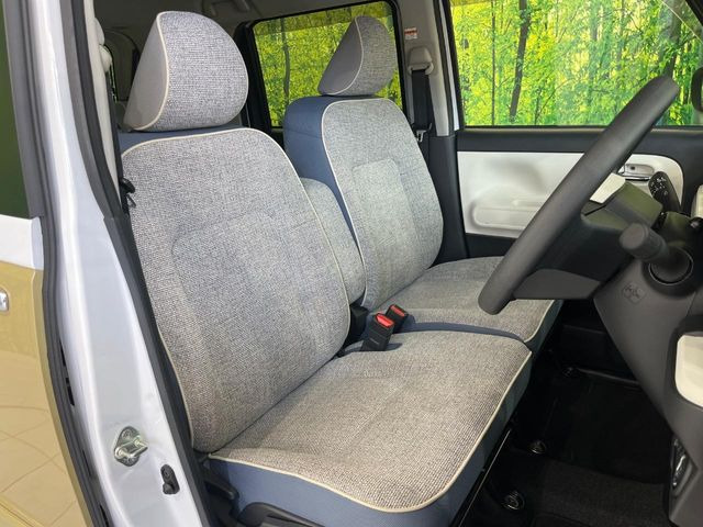 運転席シート廻りは使用感も少なく、良好な状態となっています。丁寧に使われていたことがよくわかりますね。