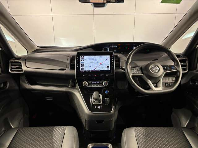 セレナ1.2 e-POWER ハイウェイスターV