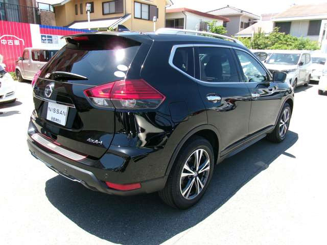 エクストレイル2.0 20Xi レザーエディション 4WD