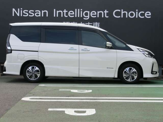セレナ1.2 e-POWER ハイウェイスターV